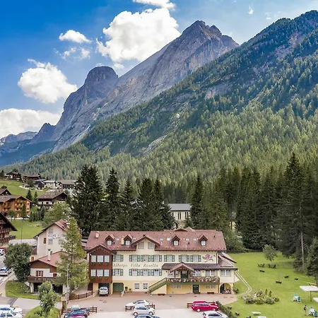 Rosella Park&wellness Hotel 3*